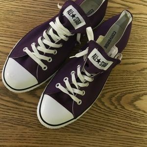 Men’s all-star Converse size 11